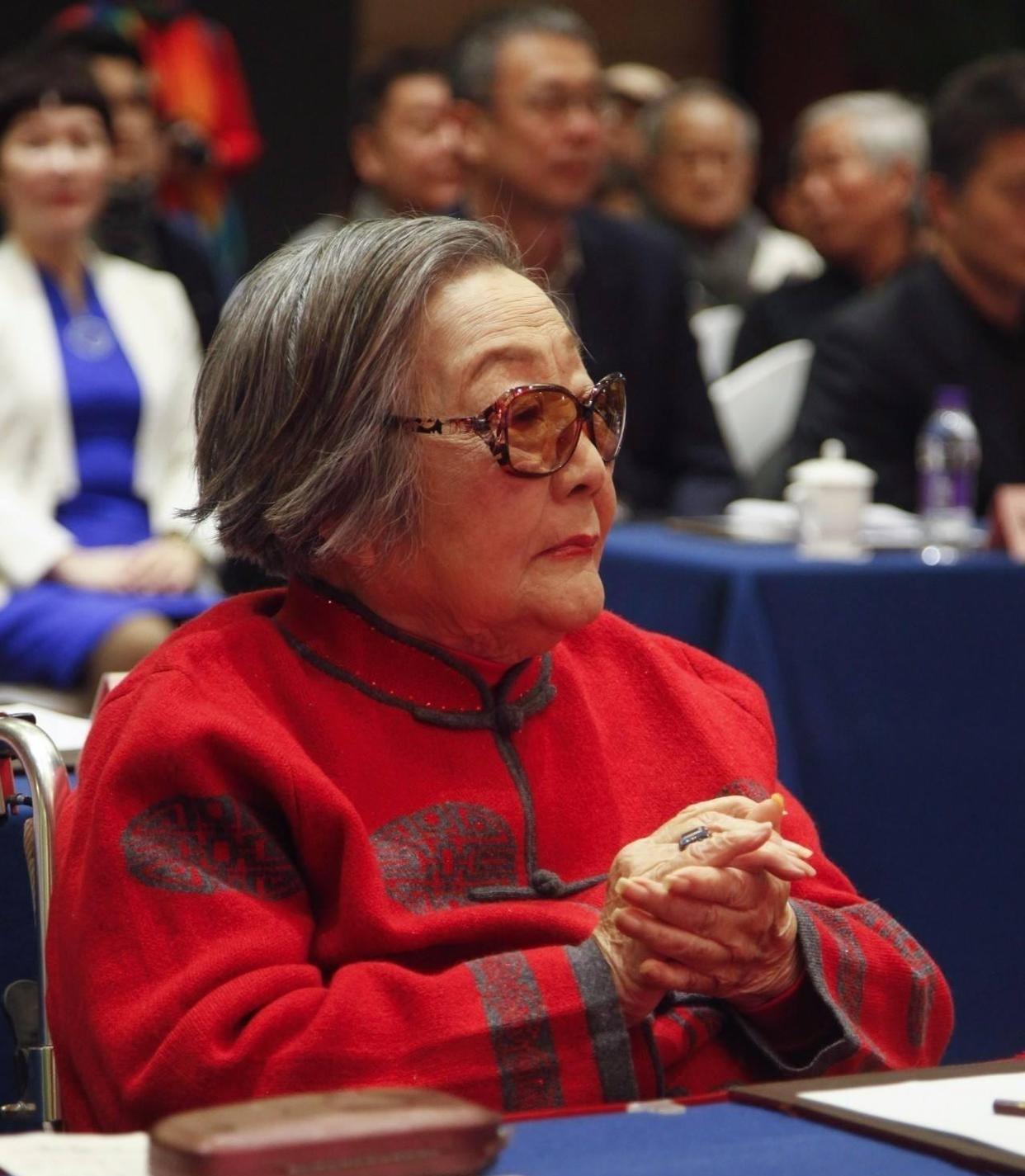 京剧|文革中名角赵燕侠备受冲击,但她却是活跃舞台最久的“阿庆嫂”