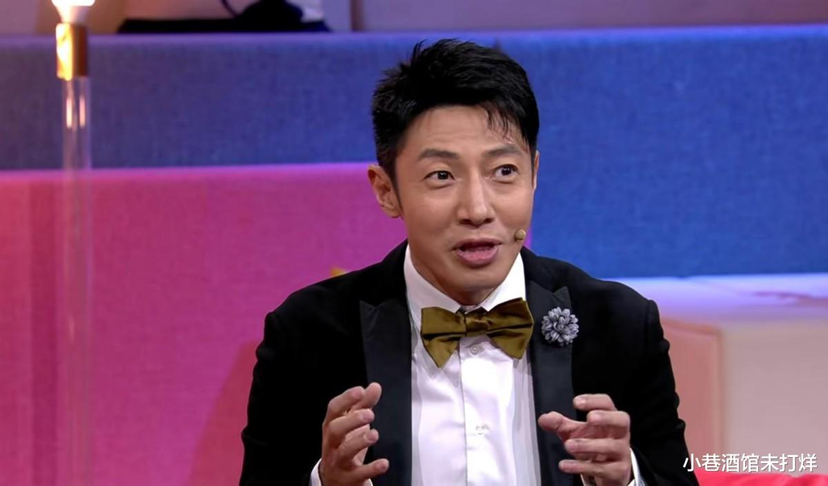 春晚|众主持人谈初上春晚,任鲁豫花4万从国外飞回,李思思以为去唱歌