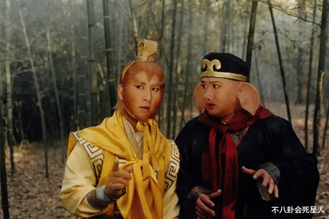 明星|8位老牌明星晚年回归普通人生活，坐公交吃路边摊，回农村种地