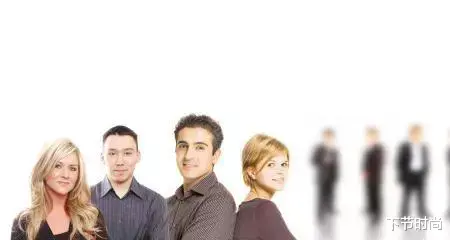 |为什么公司高管往往做不长久，反而普通职工却相对稳定？