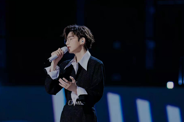 王源|王源文章登语文试卷，原来这些文字都是他写的，致敬正能量的偶像