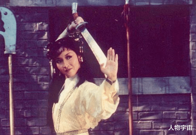 黄杏秀|相守43载恩爱不减，自认老婆0缺点，陈百祥与黄杏秀的爱情太神仙