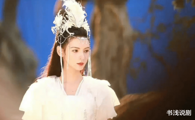 经典|仙侠剧大婚“惨白风”，塑料感头饰惹人笑，想看个凤冠霞帔真难！