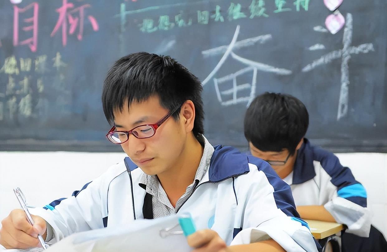 郑强|985本科与985硕士含金量相同?听听郑强教授的说法,会有不同感悟