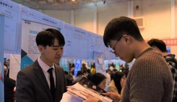 国企|一共5杯水,却来了6位领导,你要怎么分配?国企面试难倒众人