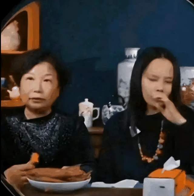 带货|尴尬!姚策堂嫂注销账号要退出二八,老杜与儿媳熊磊带货出洋相