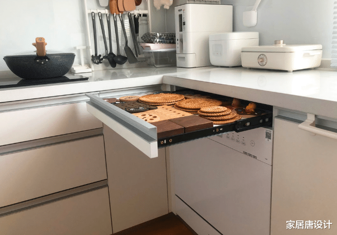 漫画爱好者的家，满足收纳需求，同时兼顾工作和生活