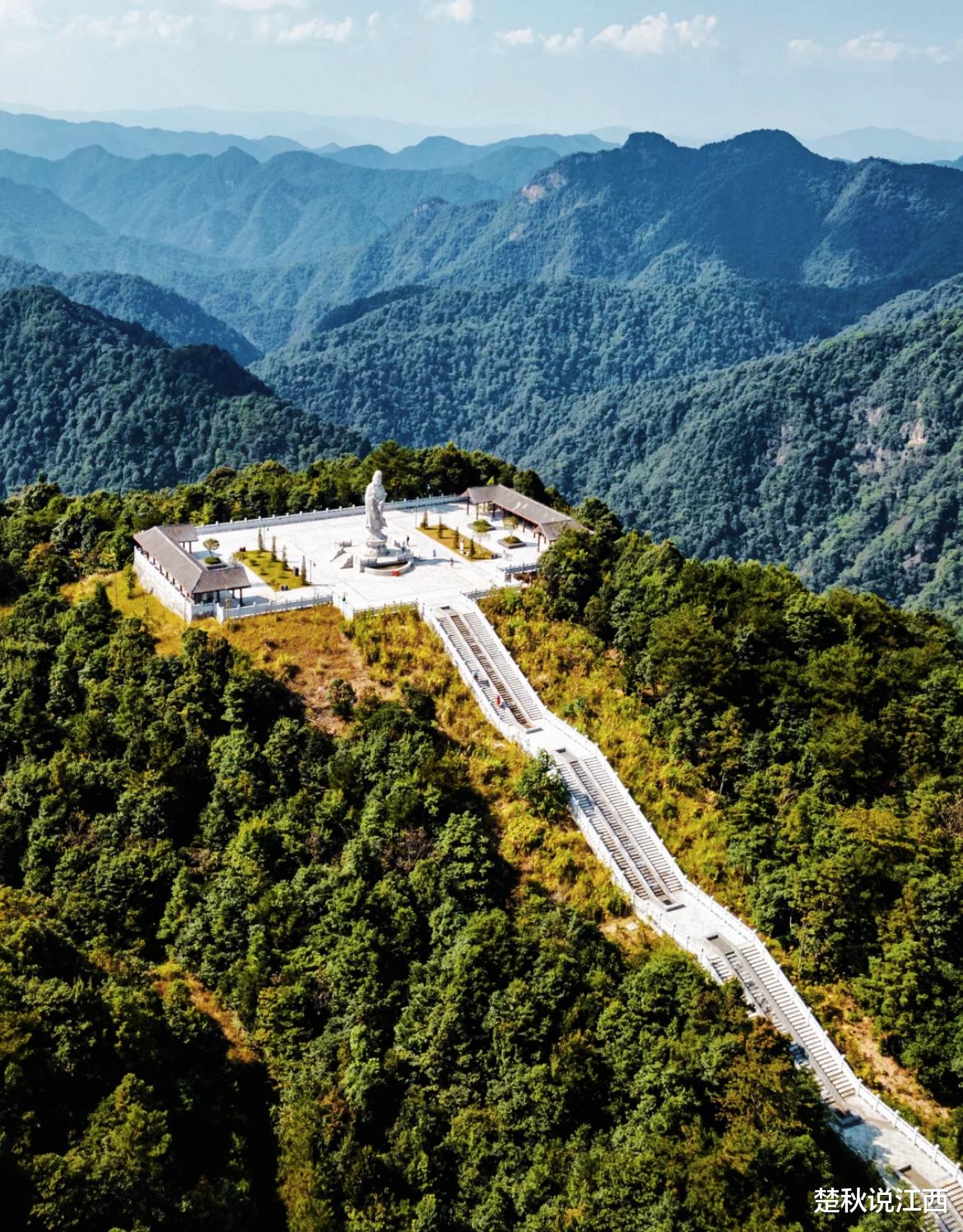 |这座山是东江发源地，又是“新晋”5A景区，更是一处夏日避暑胜地