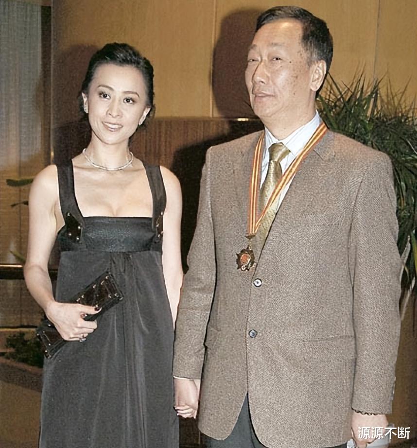 曾馨莹|富士康豪门阔太,还要为70岁郭台铭拼四胎,曾馨莹为何力压女明星
