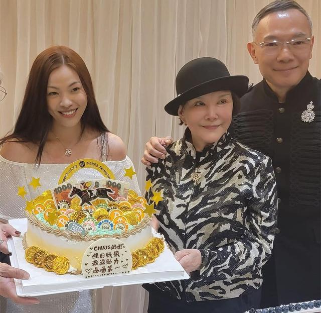 谢伟俊|亿万富婆白韵琴参加派对，78岁状态回春