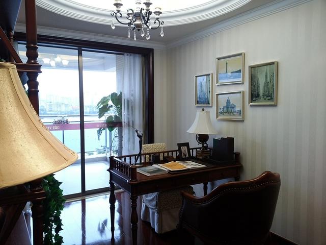 美式风格的样板间，装修设计超漂亮奢华，以后买房照着装准没错