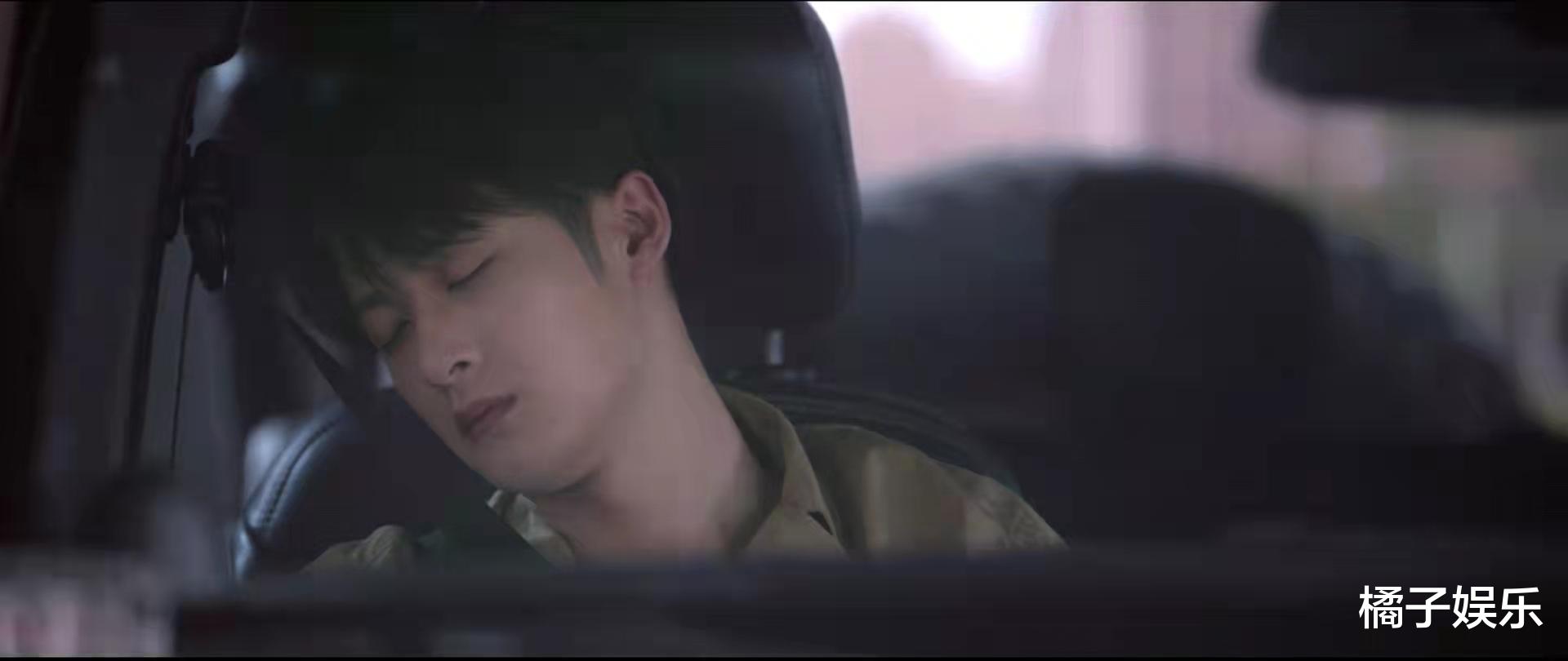 沈翊|猫狗系警官？《猎罪图鉴》金世佳檀健次惊险追凶，拿画笔当武器？