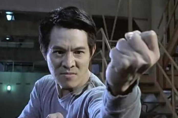 李小龙|徐克:就《精武门》而言,李连杰是超越李小龙的,堪称武打教科书