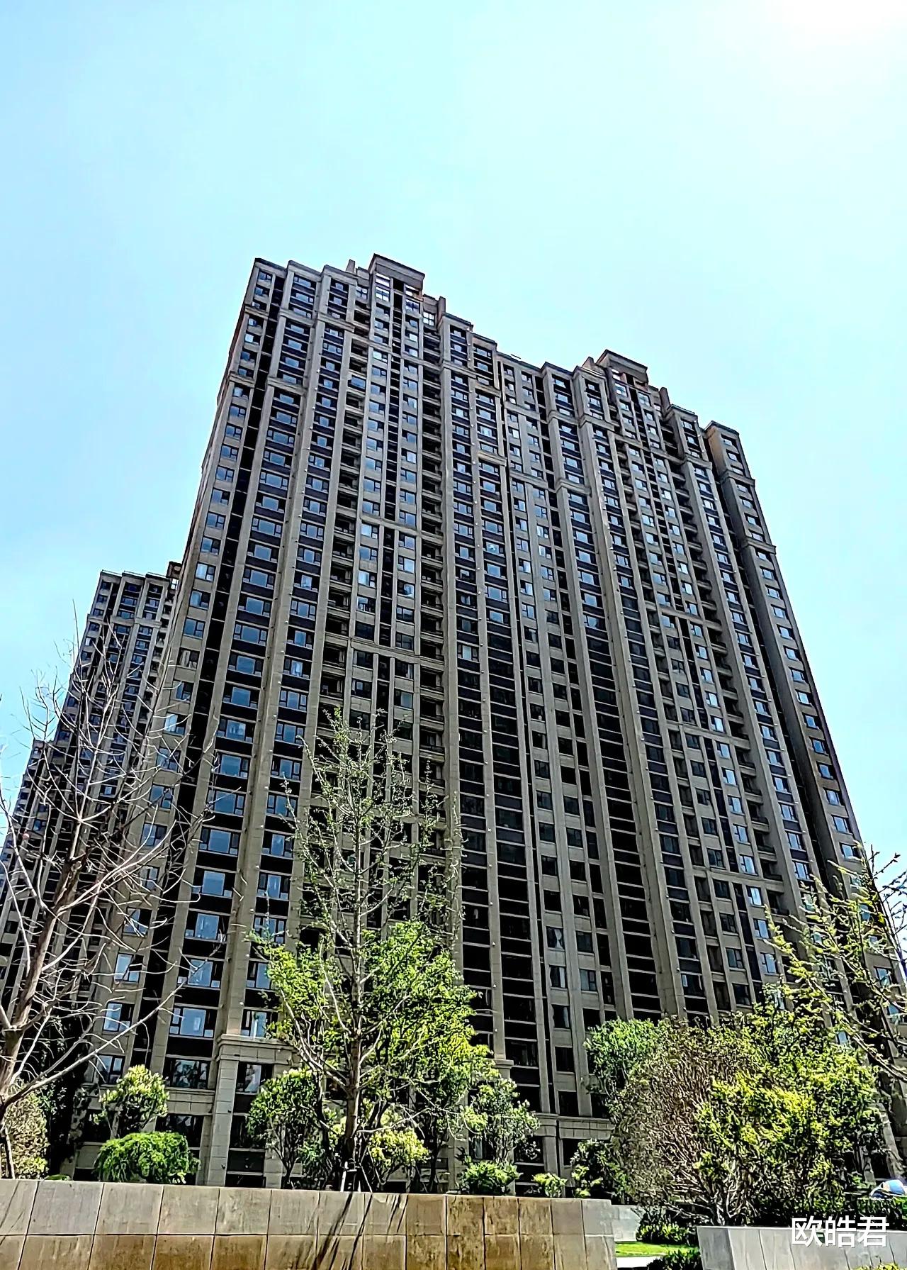 |一个同学从地产公司离职后,让我知道现在房地产形势很严峻