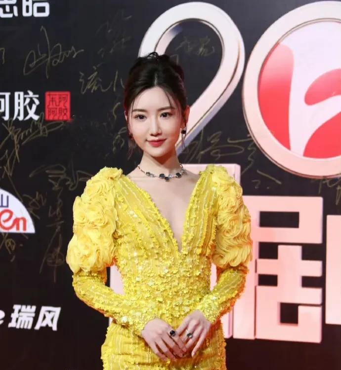 关晓彤|国剧盛典红毯:曾黎稳定发挥,杨蓉状态佳,吴磊关晓彤太惊艳