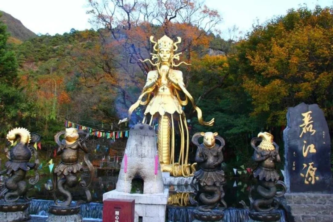 玉龙雪山|耗资30亿！全球首列全景观光列车终于来了！雪山、海子…