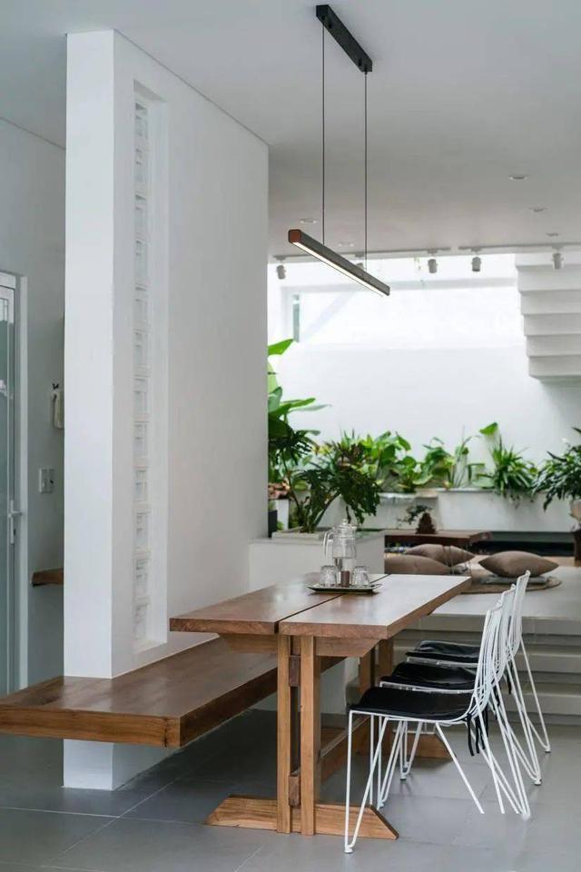 发现一小夫妻的婚房,屋内放满植物,那叫一个高级,拍给大家看看