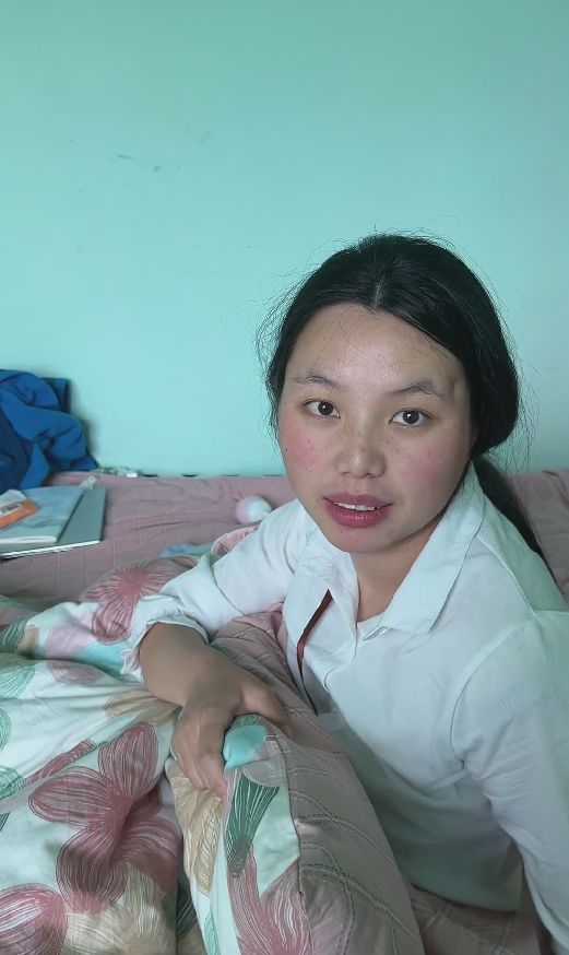 红牛|网红牛爱芳罕见露面，面部圆润双下巴抢镜，假胡子已经不见了