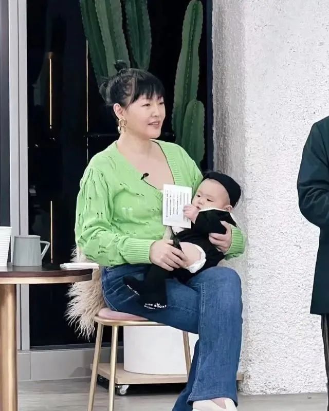 古力娜扎|肿成发面馒头,国民夫妻成功拼四胎