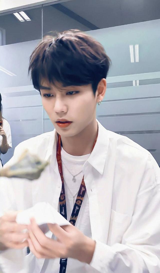 文咏珊|NINEPERCENT成员林彦俊消失一年,带着嫂子强势回归?粉丝全网嘲