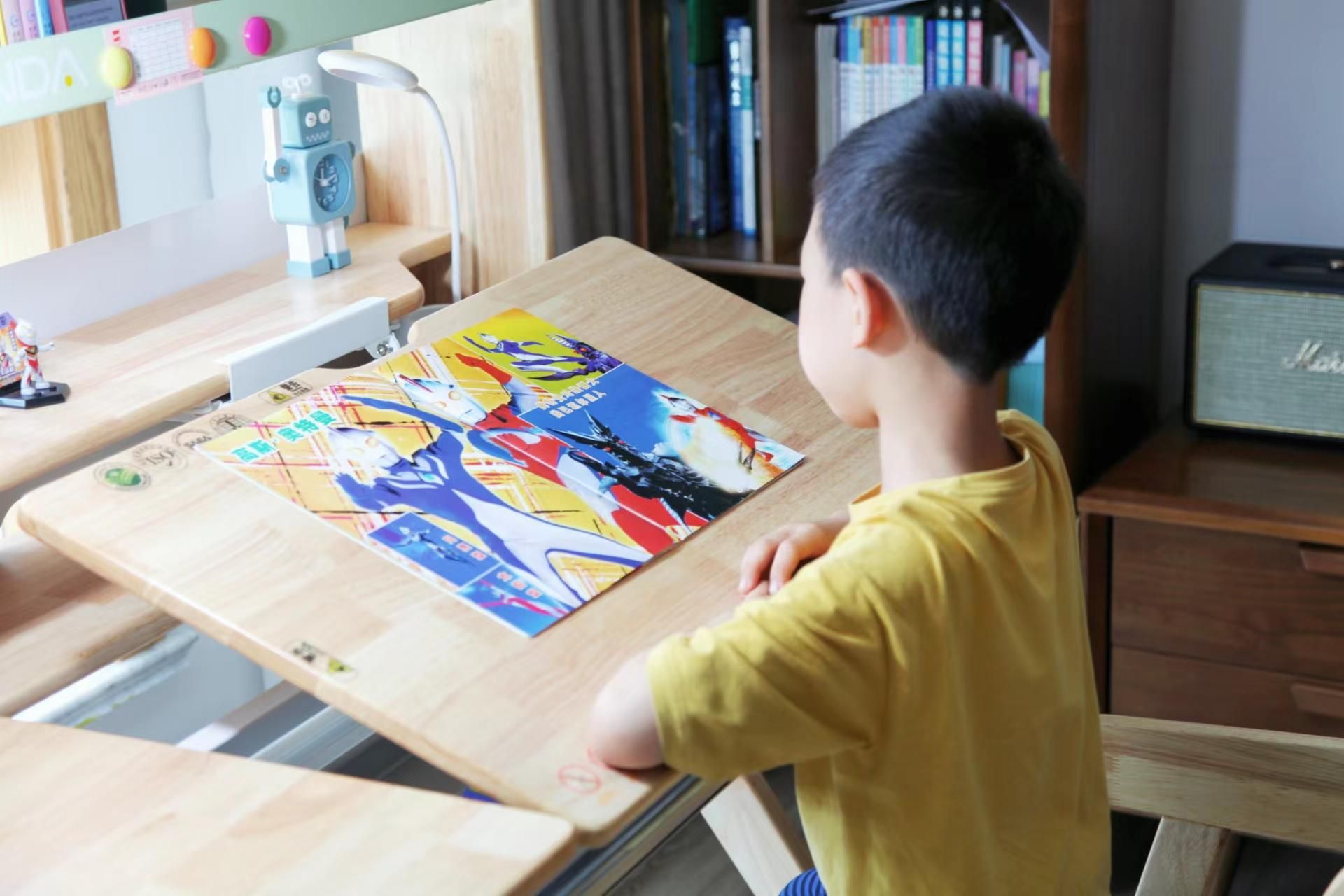 真实木，颜值高又环保，一款陪伴孩子学习的斯芬达小鹿学习桌椅