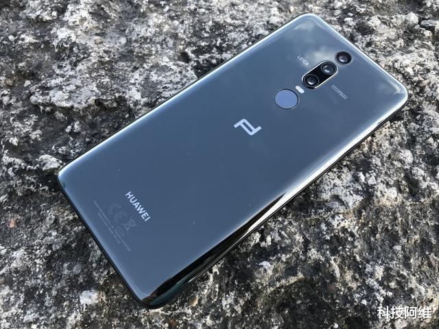华为鸿蒙系统|二手价从12999元跌至1420元，512GB+鸿蒙OS，即将沦为千元机