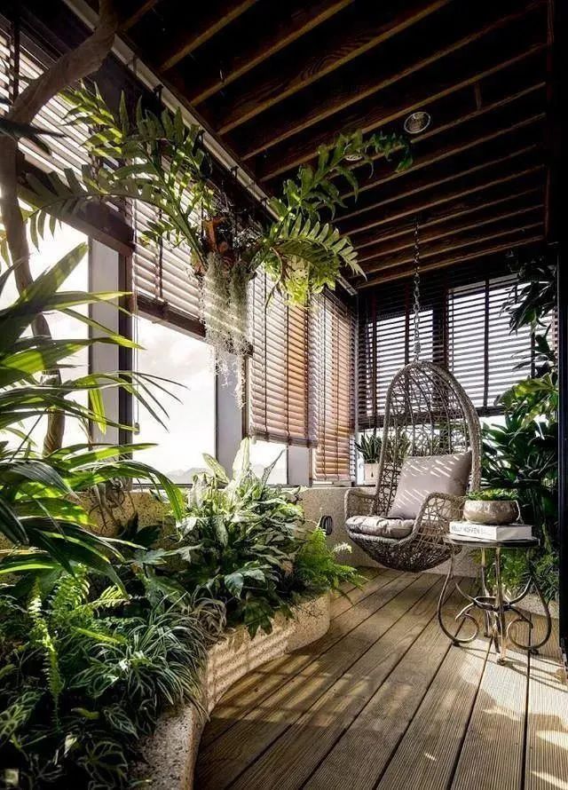 太神了!在阳台上这样贴瓷砖,面积立马扩大!