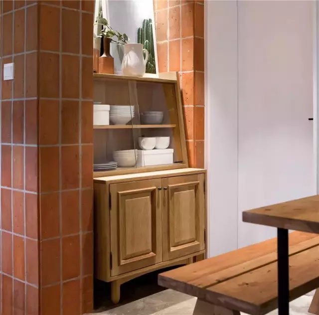 俩夫妻花3万装修38㎡一室一厅,水泥铺地面,自己做家具!