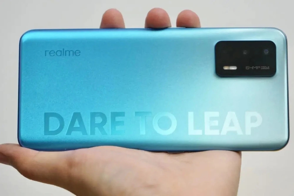 iqoo|买realme、iQOO还是小米？抛开品牌谈配置，看完就不纠结了