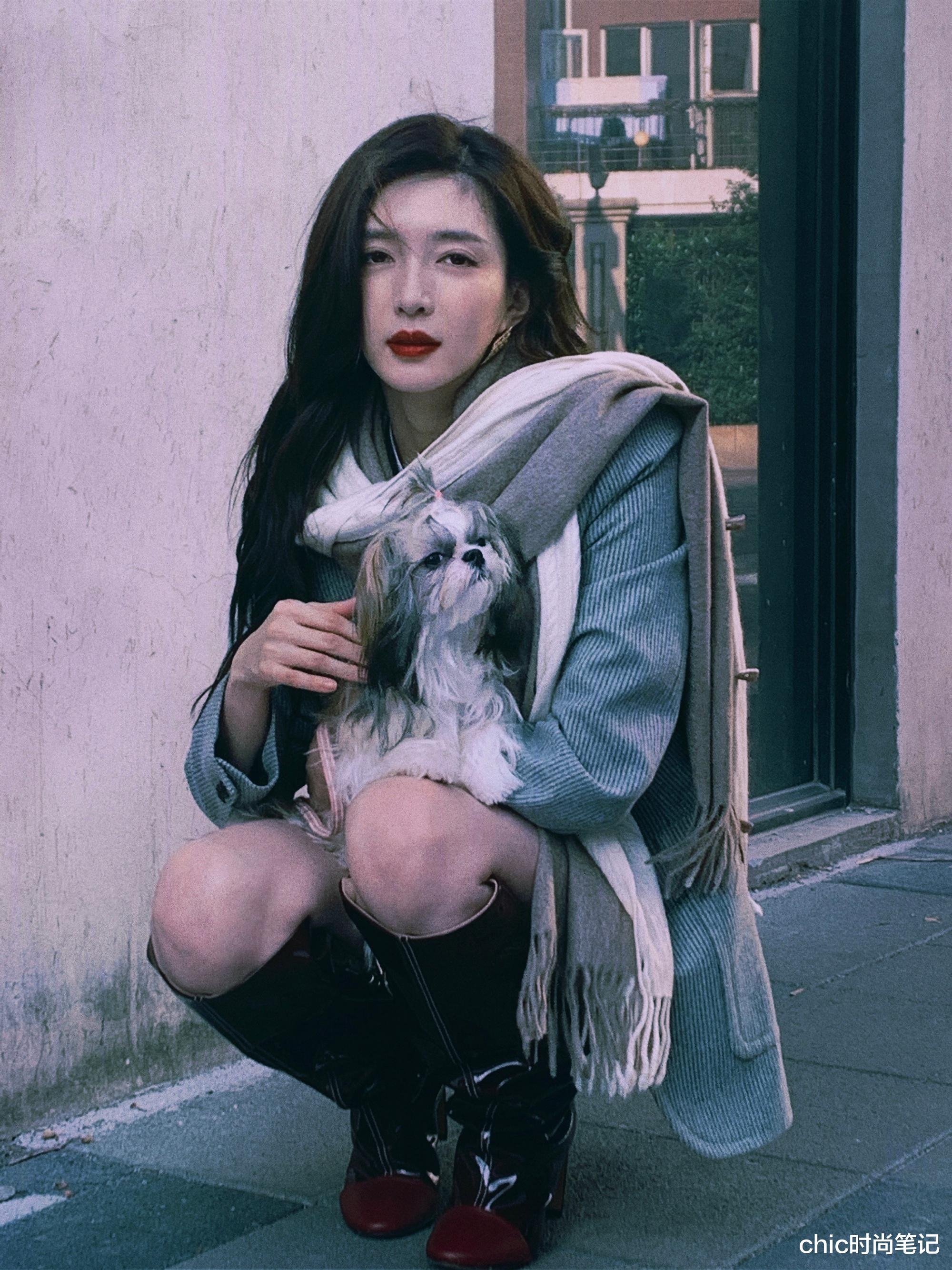 穿衣搭配|江疏影《女士的法则》穿搭，翻版王漫妮，不如她私服抓眼