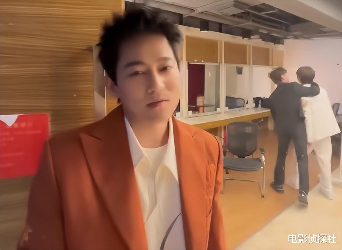 苏醒|苏醒约会美女被拍后！懒理争议更新日常，王铮亮在评论区带头吃瓜