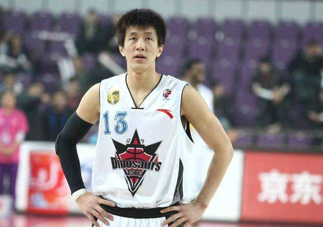 郭艾伦|中国男篮又涌现超级后卫！16岁小将正式登陆意甲，有望超越郭艾伦