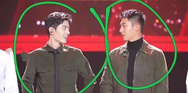 黄景瑜|肖战和黄景瑜节目“新花絮”:两人台上偷笑,眼神传递很可爱