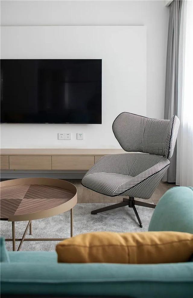 140㎡现代简约,空间洁净朴素,家具文艺舒适,惬意从容又高级