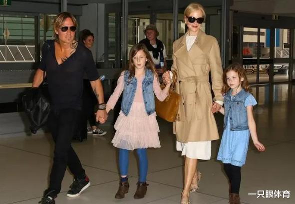 樱井孝宏|妮可基德曼2女儿初长成！气质好仙，12岁公主秀美腿，长发妩媚