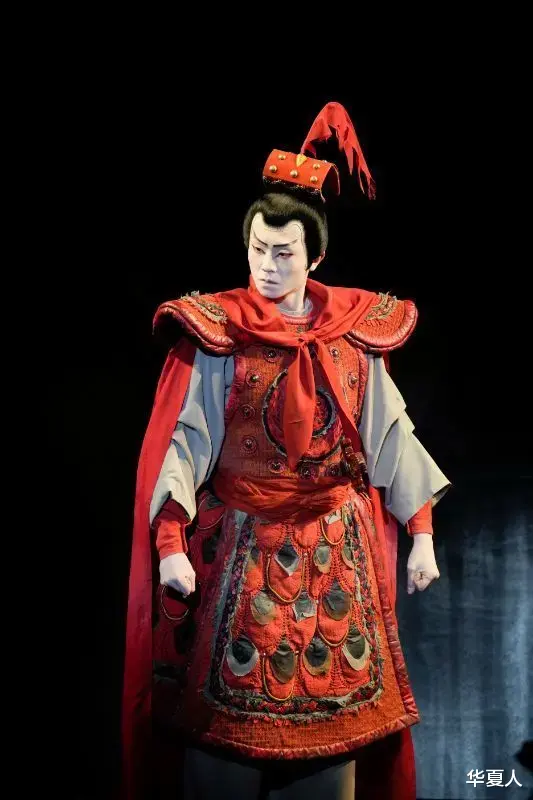 歌舞|自己加油了！无暇顾及陷入性丑闻的父亲，完成了压力巨大的歌舞伎出道演出