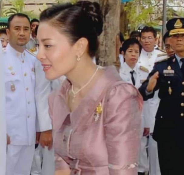 西拉米|51岁西拉米没进取心，素人生活轻松自在，贬为庶人后更加幸福