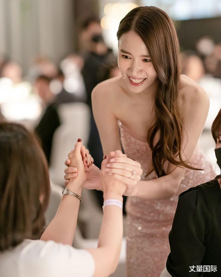 韩剧|回顾2022年结婚的7位「韩剧女神婚纱照」