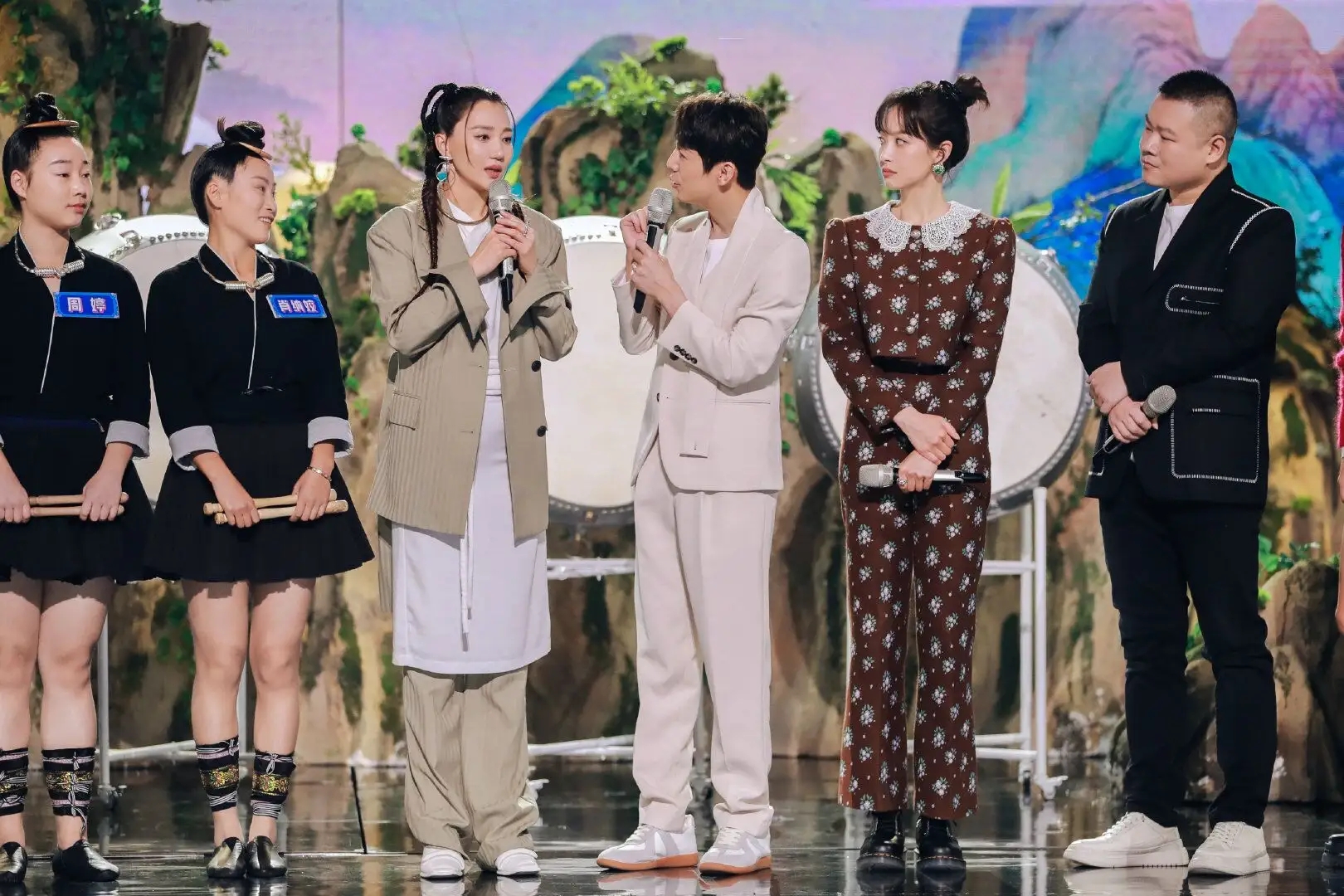 芒果台|历时4个月,《星期六》成为顶流综艺,芒果台终于可以扬眉吐气了