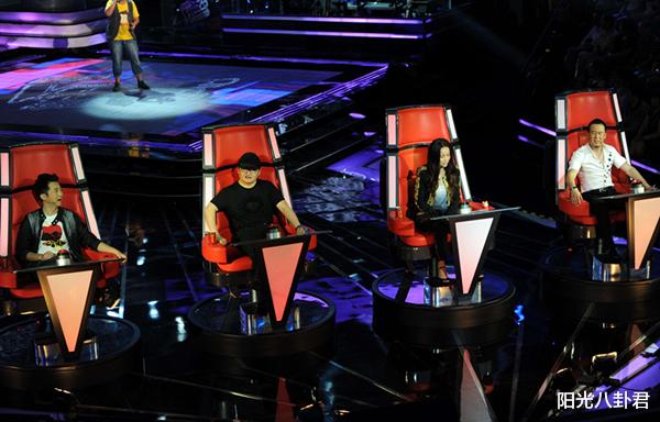 李玟|中国好声音录制现场爆发冲突，李玟罕见震怒，公开质疑节目组黑幕