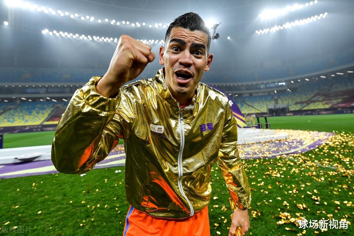 奧斯卡|意外！蔣廣太至今沒去國足報道，奧斯卡想走不容易，山東泰山隊(duì)續(xù)約功臣