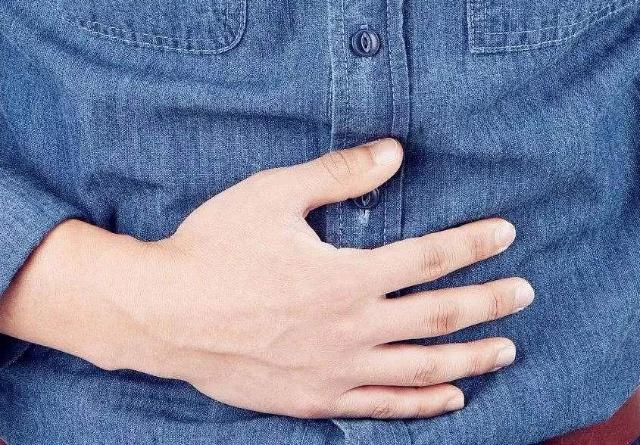 睡眠|肝功能不好,睡觉会有3个“暗号”,若都不占,肝硬化和你不碰面