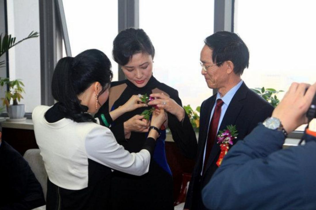 陆川|央视主持人桑晨:21岁进央视,工作28年零绯闻,丈夫身份至今成谜