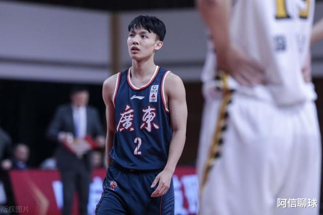 广东男篮|广东中锋迎来好消息，篮板球被广泛认可，外加得分手能助广东夺冠