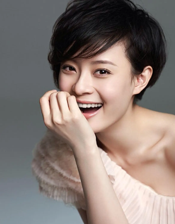 孙俪|孙俪为捧妹妹费尽心思!登上奢牌官网被骂苦瓜脸,其妹是小三所生