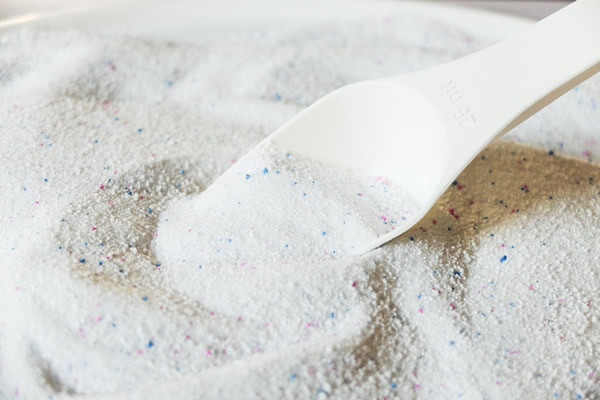 同样是洗涤用品，选洗衣粉还是洗衣液？弄懂以后再买不吃亏