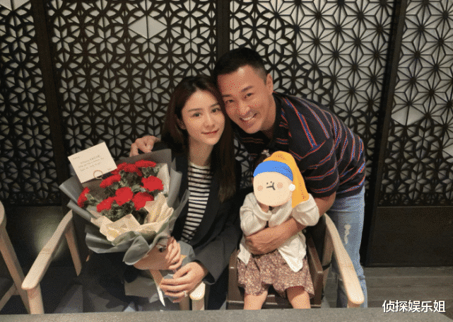 小姐姐|林峯端午携妻与友人小聚,张馨月对老公撒娇卖萌,无名指钻戒抢镜