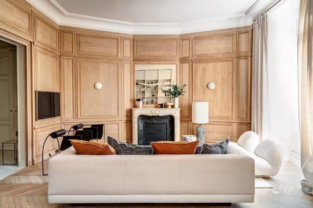 145㎡华丽的巴黎住宅,大面积温暖木质,网友:住这里每天会被美醒