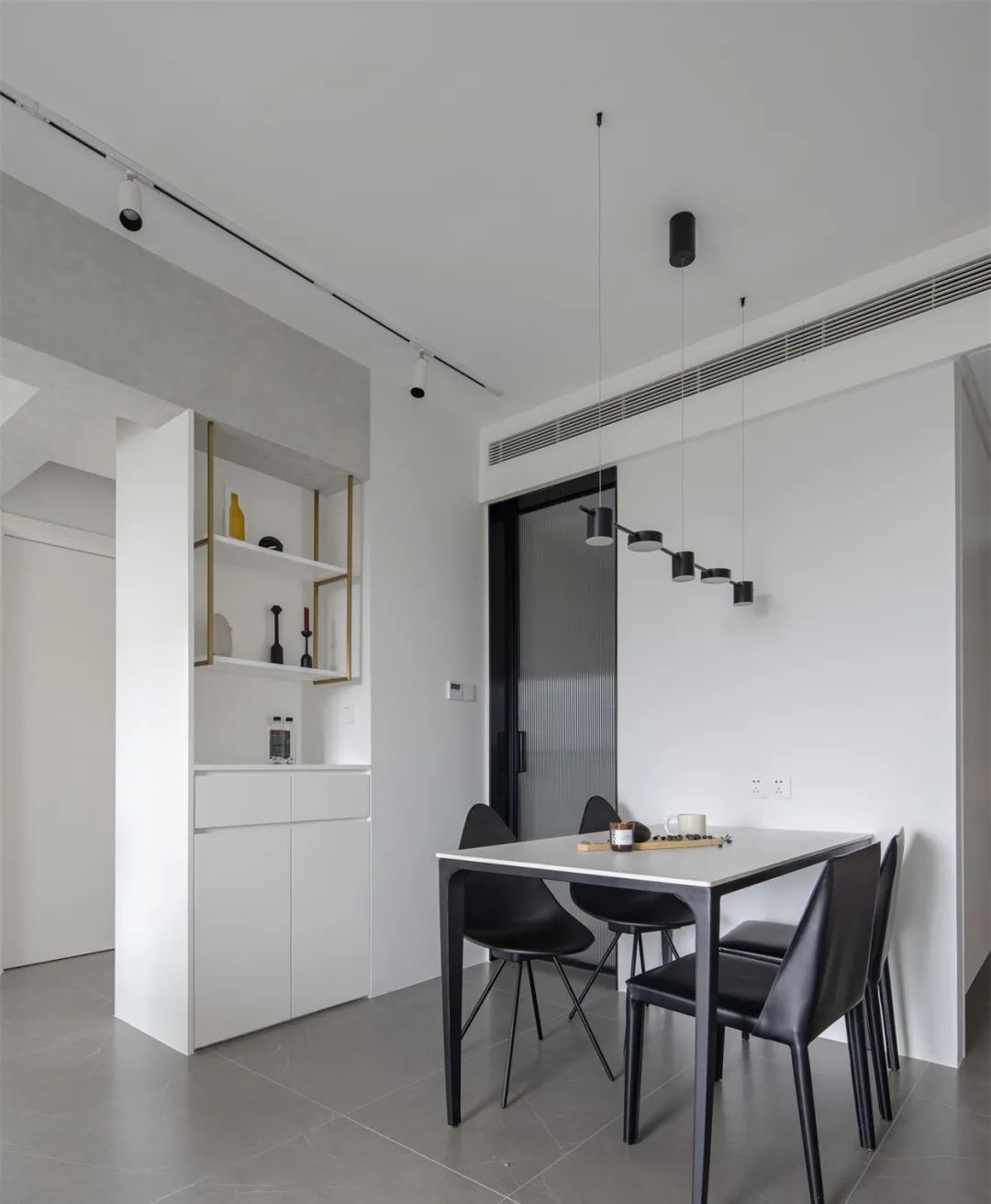 98m2极简风：纯白+木色+黑白灰的禅意家，惬意简雅不过时！