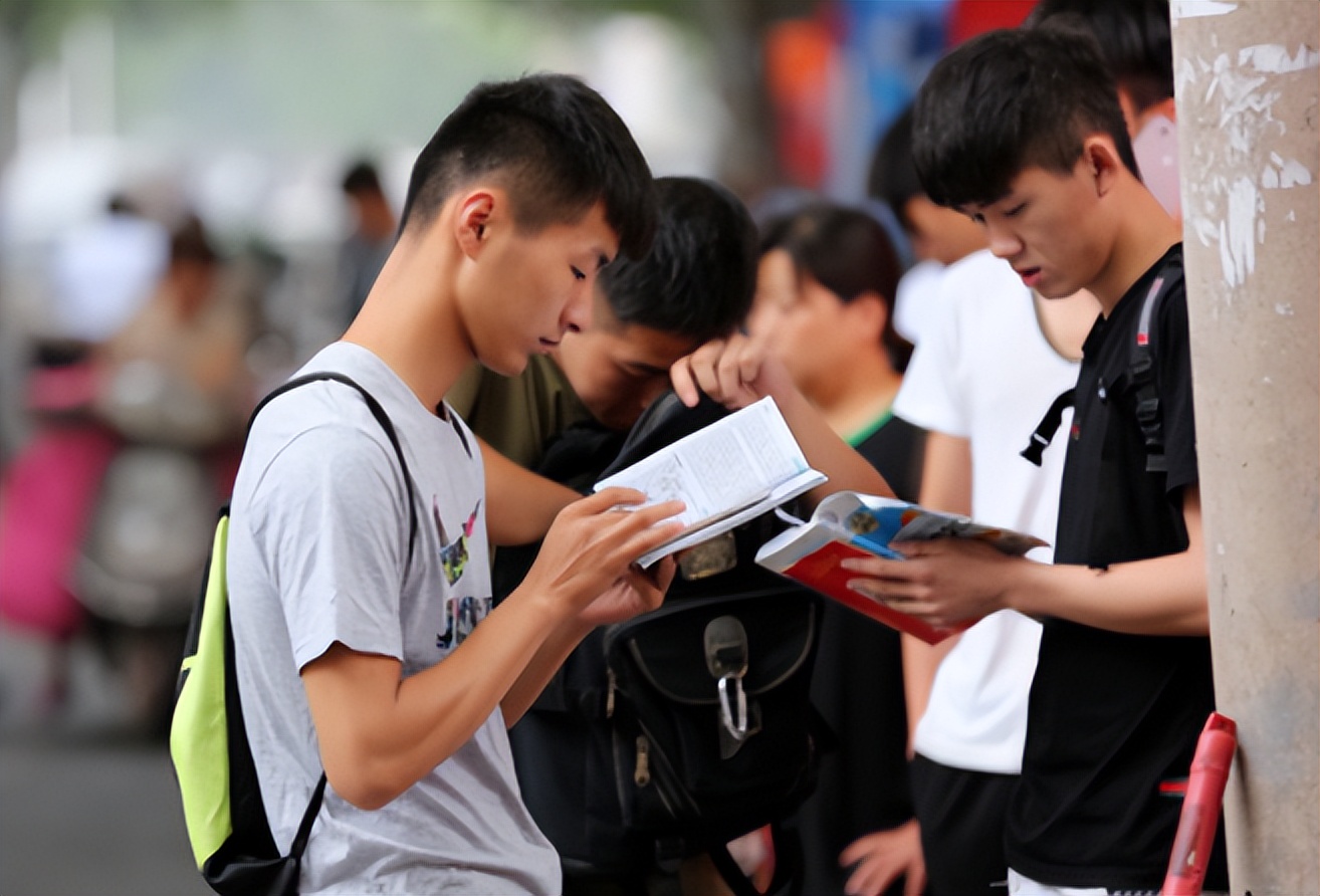 后婚姻时代|明年开始“免费试读”本科？专科生受益的新政策，幸福从天而降